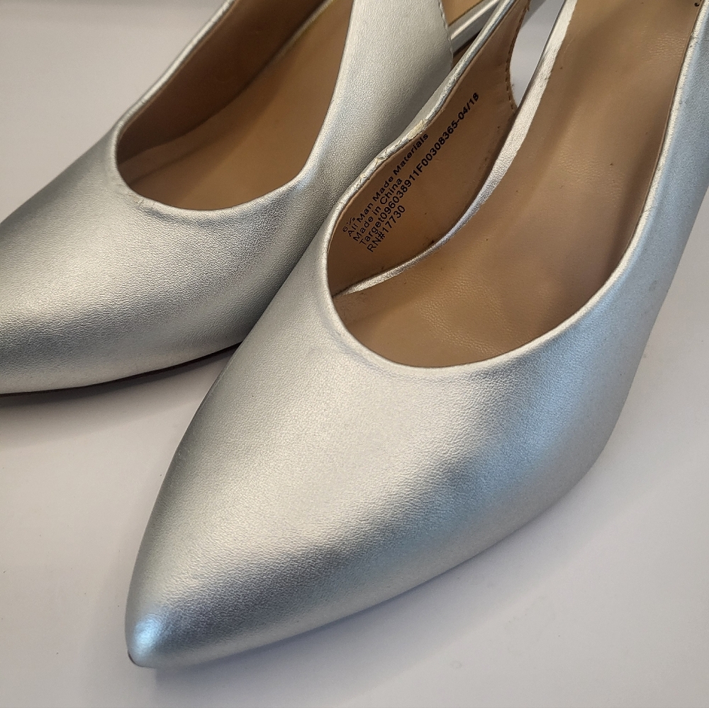 Elegant Silver Women's Pumps
